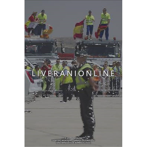 MADRID, Spain (12/07/2010).- Spain\'s Soccer National Team arrival to Madrid after winning South Africa World Cup.Photo: Cesar Cebolla / ALFAQUI ©Photoshot/Agenzia Aldo Liverani Sas - ITALY ONLY - Arrivo all\'aeroporto di Madrid in Spagna della Nazionale di Calcio Spagnola con la Coppa del Mondo, dopo la vittoria ai Mondiali in Sud Africa 12/07/2010.