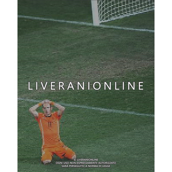 (100712) -- JOHANNESBURG, July 12, 2010 () -- Arjen Robben of the Netherlands reacts during the World Cup final against Spain at Soccer City stadium in Johannesburg, South Africa, July 11, 2010. (/Li Ga) ©Photoshot/Agenzia Aldo Liverani Sas - ITALY ONLY: OLANDA - SPAGNA FINALE FIFA WORLD CUP CAMPIONATI MONDIALI SUD AFRICA 2010