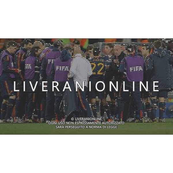 (100712) -- JOHANNESBURG, July 12, 2010 () -- Spain\'s coach Vicente del Bosque (R4) gives instrections to the team before the extra time of the World Cup final against the Netherlands at Soccer City stadium in Johannesburg, South Africa, July 11, 2010. (/Liao Yujie) ©Photoshot/Agenzia Aldo Liverani Sas - ITALY ONLY: OLANDA - SPAGNA FINALE FIFA WORLD CUP CAMPIONATI MONDIALI SUD AFRICA 2010