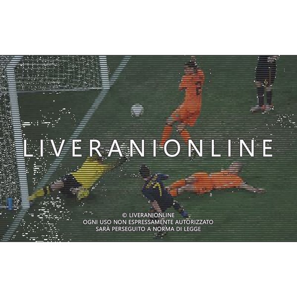 (100712) -- JOHANNESBURG, July 12, 2010 () -- Goalkeeper Maarten Stekelenburg (L) of the Netherlands makes a save during the World Cup final against Spain at Soccer City stadium in Johannesburg, South Africa, July 11, 2010. (/Li Ga) ©Photoshot/Agenzia Aldo Liverani Sas - ITALY ONLY: OLANDA - SPAGNA FINALE FIFA WORLD CUP CAMPIONATI MONDIALI SUD AFRICA 2010