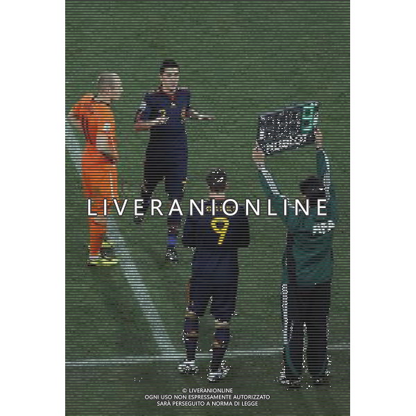 (100712) -- JOHANNESBURG, July 12, 2010 () -- David Villa (Top R) of Spain is replaced by Fernando Torres during the 2010 FIFA football World Cup final soccer match against the Netherlands on July 11, 2010 at Soccer City stadium in Johannesburg, South Africa. (/Xing Guangli)(ljq) ©Photoshot/Agenzia Aldo Liverani Sas - ITALY ONLY: OLANDA - SPAGNA FINALE FIFA WORLD CUP CAMPIONATI MONDIALI SUD AFRICA 2010