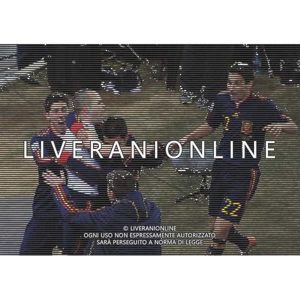 (100712) -- JOHANNESBURG, July 12, 2010 () -- Andres Iniesta (L2) of Spain celebrates his goal during the World Cup final against the Netherlands at Soccer City stadium in Johannesburg, South Africa, July 11, 2010. Spain won the final 1-0. (/Chen Haitong) ©Photoshot/Agenzia Aldo Liverani Sas - ITALY ONLY: OLANDA - SPAGNA FINALE FIFA WORLD CUP CAMPIONATI MONDIALI SUD AFRICA 2010