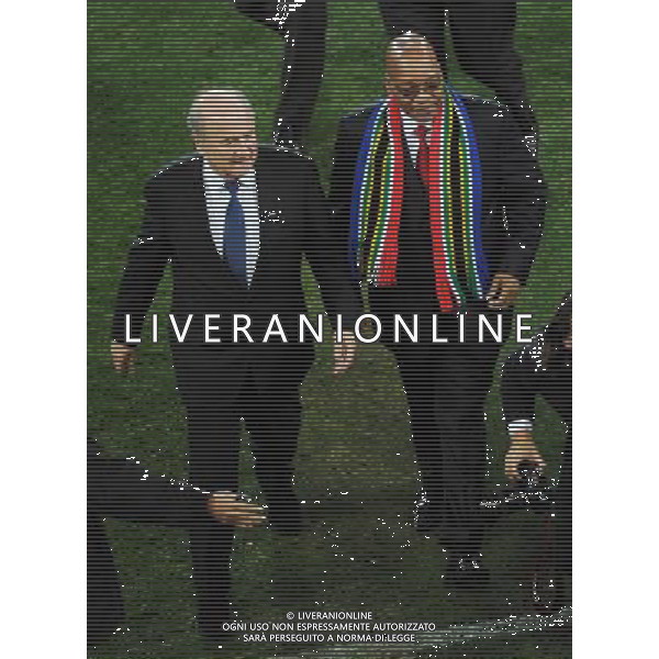 (100712) -- JOHANNESBURG, July 12, 2010 () -- FIFA President Sepp Blatter (L) and South African President Jacob Zuma walks off the field before the World Cup final between the Netherlands and Spain at Soccer City stadium in Johannesburg, South Africa, July 11, 2010. (/Li Ga) ©Photoshot/Agenzia Aldo Liverani Sas - ITALY ONLY: OLANDA - SPAGNA FINALE FIFA WORLD CUP CAMPIONATI MONDIALI SUD AFRICA 2010