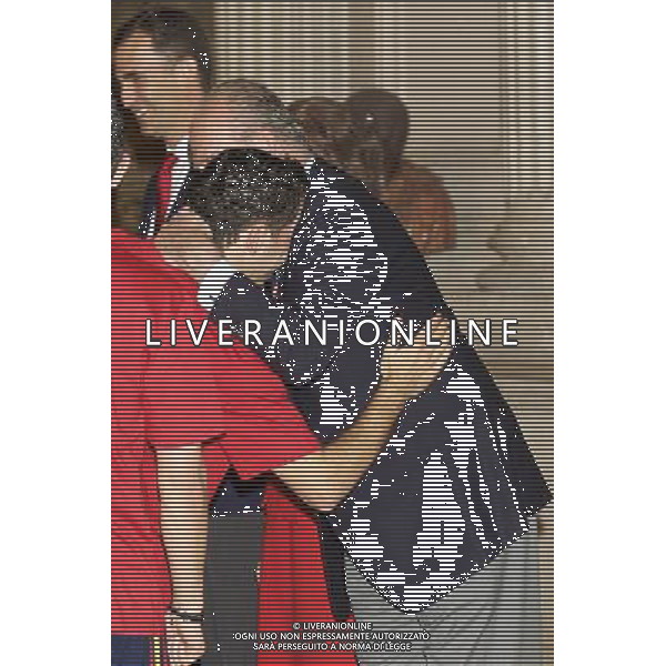 King Juan Carlos, Queen Sofia, Prince Felipe, Princess Letizia, Princess Leonor, Princess Sofia, Princess Elena attend an Audience to the National Football Team on their victory in the FIFA World Cup \'South Africa 2010 at Palacio Real in Madrid Photo: Billy Chappel / ALFAQUI - Ag. Aldo Liverani sas ITALY ONLY RICEVIMENTO A PALAZZO REALE DI MADRID DELLA NAZIONALE SPAGNOLA DI CALCIO DOPO LA VITTORIA DELLA COPPA DEL MONDO IN SUD AFRICA 2010