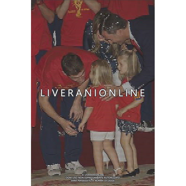 King Juan Carlos, Queen Sofia, Prince Felipe, Princess Letizia, Princess Leonor, Princess Sofia, Princess Elena attend an Audience to the National Football Team on their victory in the FIFA World Cup \'South Africa 2010 at Palacio Real in Madrid Photo: Billy Chappel / ALFAQUI - Ag. Aldo Liverani sas ITALY ONLY RICEVIMENTO A PALAZZO REALE DI MADRID DELLA NAZIONALE SPAGNOLA DI CALCIO DOPO LA VITTORIA DELLA COPPA DEL MONDO IN SUD AFRICA 2010