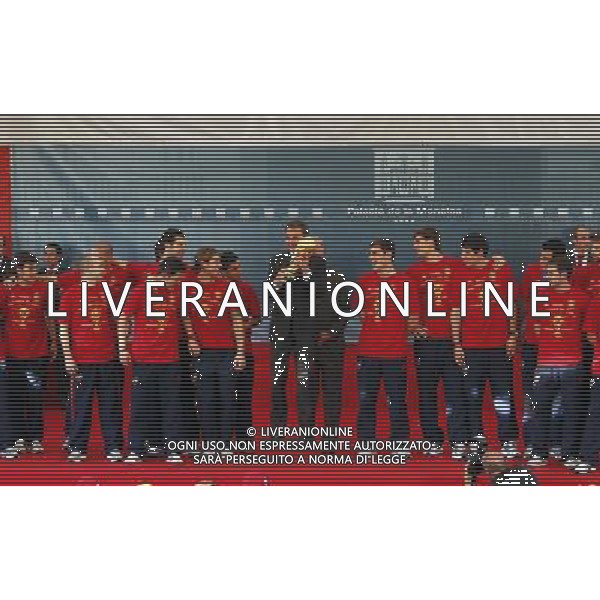 Madrid (12/07/10).- Los jugadores de la Seleccion Espanola, Campeona del Mundo 2010, son recibidos en el Palacio de Moncloa por el Presidente del gobierno, Jose Luis Rodriguez Zapatero. © Alex Cid-Fuentes/ALFAQUI - Ag. Aldo Liverani sas ITALY ONLY LA NAZIONALE SPAGNOLA DI CALCIO RICEVUTA AL PALAZZO DE LA MONCLOA DA ZAPATERO