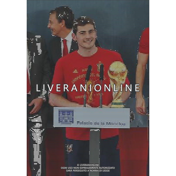 Madrid (12/07/10).- Los jugadores de la Seleccion Espanola, Campeona del Mundo 2010, son recibidos en el Palacio de Moncloa por el Presidente del gobierno, Jose Luis Rodriguez Zapatero. © Alex Cid-Fuentes/ALFAQUI - Ag. Aldo Liverani sas ITALY ONLY LA NAZIONALE SPAGNOLA DI CALCIO RICEVUTA AL PALAZZO DE LA MONCLOA DA ZAPATERO nella foto: IKER CASILLAS