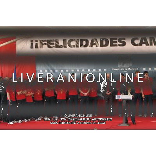 Madrid (12/07/10).- Los jugadores de la Seleccion Espanola, Campeona del Mundo 2010, son recibidos en el Palacio de Moncloa por el Presidente del gobierno, Jose Luis Rodriguez Zapatero. © Alex Cid-Fuentes/ALFAQUI - Ag. Aldo Liverani sas ITALY ONLY LA NAZIONALE SPAGNOLA DI CALCIO RICEVUTA AL PALAZZO DE LA MONCLOA DA ZAPATERO