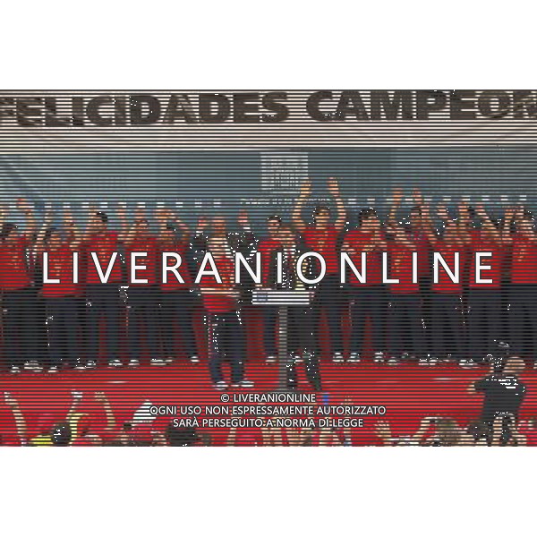 Madrid (12/07/10).- Los jugadores de la Seleccion Espanola, Campeona del Mundo 2010, son recibidos en el Palacio de Moncloa por el Presidente del gobierno, Jose Luis Rodriguez Zapatero. © Alex Cid-Fuentes/ALFAQUI - Ag. Aldo Liverani sas ITALY ONLY LA NAZIONALE SPAGNOLA DI CALCIO RICEVUTA AL PALAZZO DE LA MONCLOA DA ZAPATERO