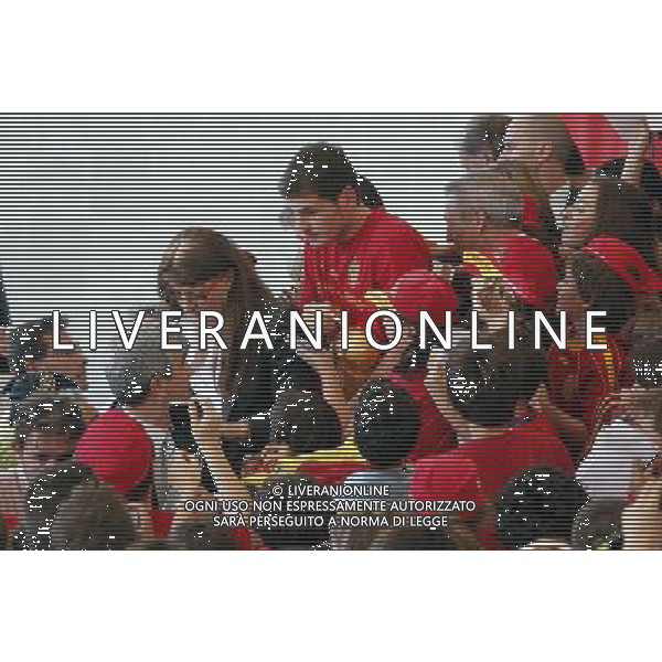 Madrid (12/07/10).- Los jugadores de la Seleccion Espanola, Campeona del Mundo 2010, son recibidos en el Palacio de Moncloa por el Presidente del gobierno, Jose Luis Rodriguez Zapatero. © Alex Cid-Fuentes/ALFAQUI - Ag. Aldo Liverani sas ITALY ONLY LA NAZIONALE SPAGNOLA DI CALCIO RICEVUTA AL PALAZZO DE LA MONCLOA DA ZAPATERO nella foto: IKER CASILLAS