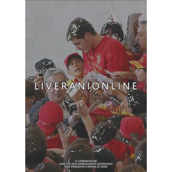 Madrid (12/07/10).- Los jugadores de la Seleccion Espanola, Campeona del Mundo 2010, son recibidos en el Palacio de Moncloa por el Presidente del gobierno, Jose Luis Rodriguez Zapatero. © Alex Cid-Fuentes/ALFAQUI - Ag. Aldo Liverani sas ITALY ONLY LA NAZIONALE SPAGNOLA DI CALCIO RICEVUTA AL PALAZZO DE LA MONCLOA DA ZAPATERO nella foto: IKER CASILLAS