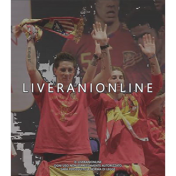 Spain\'s Fernando Torres and Sergio Ramos during the celebration of the victory in the FIFA World Cup.July, 7, 2010. Photo: Acero / Alter / ALFAQUI - Ag. Aldo Liverani sas ITALY ONLY FESTEGGIAMENTI A MADRID DELLA NAZIONALE SPAGNOLA DI CALCIO DOPO LA VITTORIA DELLA COPPA DEL MONDO IN SUD AFRICA 2010