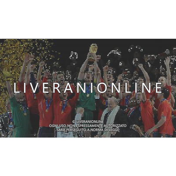 Fifa World Cup Sud Africa 2010 Match #64 Finale Johannesburg (Soccer City Stadium) - 11.07.2010 Olanda-Spagna Nella Foto:Iker CASILLAS alza la coppa del mondo /Ph.Vitez-Ag. Aldo Liverani