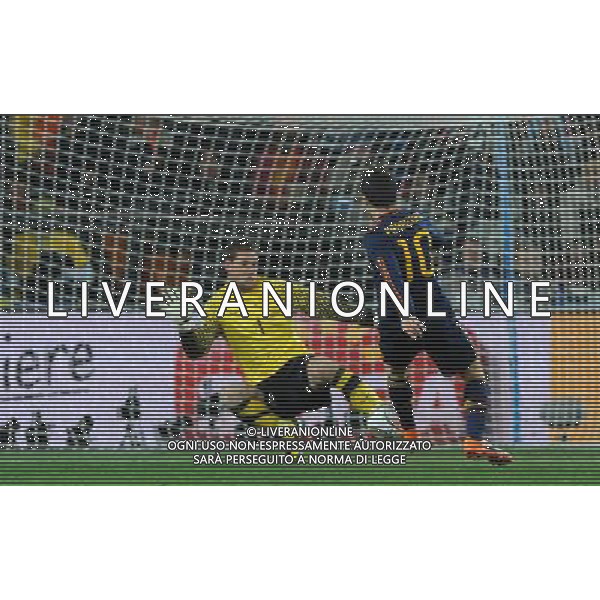 Fifa World Cup Sud Africa 2010 Match #64 Finale Johannesburg (Soccer City Stadium) - 11.07.2010 Olanda-Spagna Nella Foto:Maarten STEKELENBURG para un\'occasione di Cesc FABREGAS /Ph.Vitez-Ag. Aldo Liverani