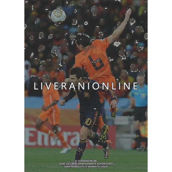 Fifa World Cup Sud Africa 2010 Match #64 Finale Johannesburg (Soccer City Stadium) - 11.07.2010 Olanda-Spagna Nella Foto:Cesc FABREGAS-Mark VAN BOMMEL /Ph.Vitez-Ag. Aldo Liverani