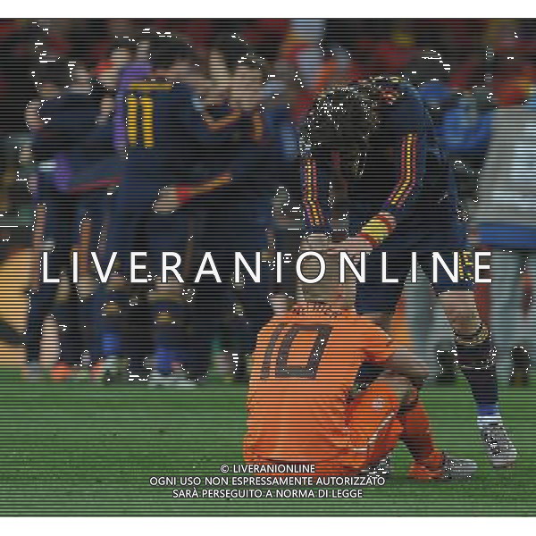 Fifa World Cup Sud Africa 2010 Match #64 Finale Johannesburg (Soccer City Stadium) - 11.07.2010 Olanda-Spagna Nella Foto:Wesley SNEIJDER consolato da SERGIO RAMOS /Ph.Vitez-Ag. Aldo Liverani