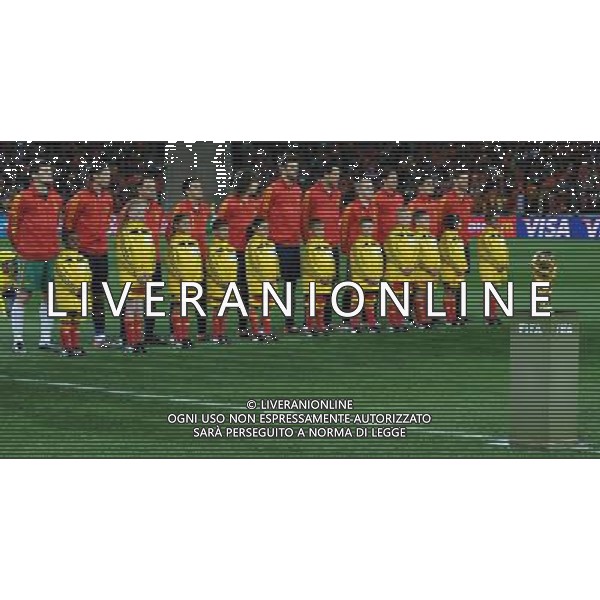 Fifa World Cup Sud Africa 2010 Match #64 Finale Johannesburg (Soccer City Stadium) - 11.07.2010 Olanda-Spagna Nella Foto:Spagna squadra durante l\'inno davanti alla coppa /Ph.Vitez-Ag. Aldo Liverani