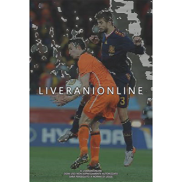 Fifa World Cup Sud Africa 2010 Match #64 Finale Johannesburg (Soccer City Stadium) - 11.07.2010 Olanda-Spagna Nella Foto:Robin VAN PERSIE-Gerard PIQUE /Ph.Vitez-Ag. Aldo Liverani