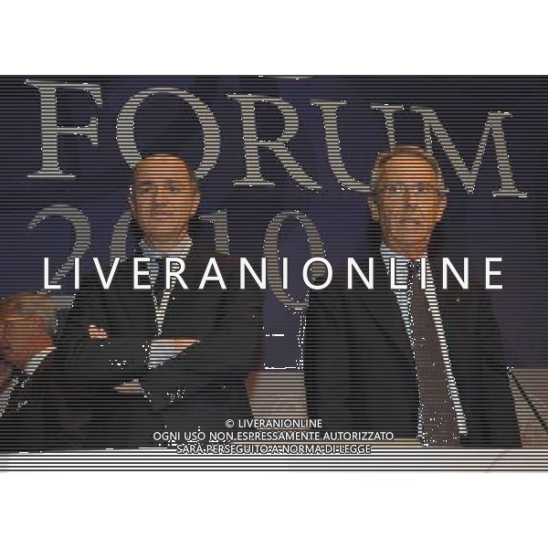 MILANO 13/7/2010 PALAZZO MEZZANOTTE P.zza AFFARI, 6 GIORNATA CONCLUSIVA DEL FORUM ECONOMICO E FINANZIARIO PER IL MEDITERRANEO NELLA FOTO BRUNO ERMOLLI E CORRADO PASSERA FOTO ROMANO/AG ALDO LIVERANI