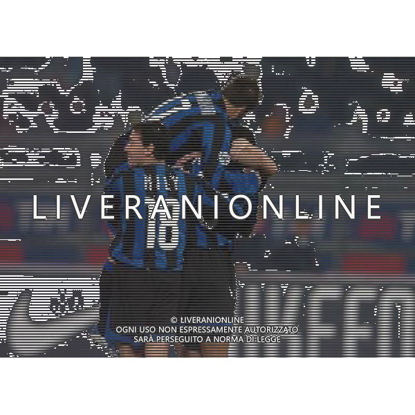 Juventus-Inter semifinali andata di Coppa Italia Tim Cup 04/02/2004 nella foto abbracci esultanza dopo il gol di adriano* Agenzia Aldo liverani
