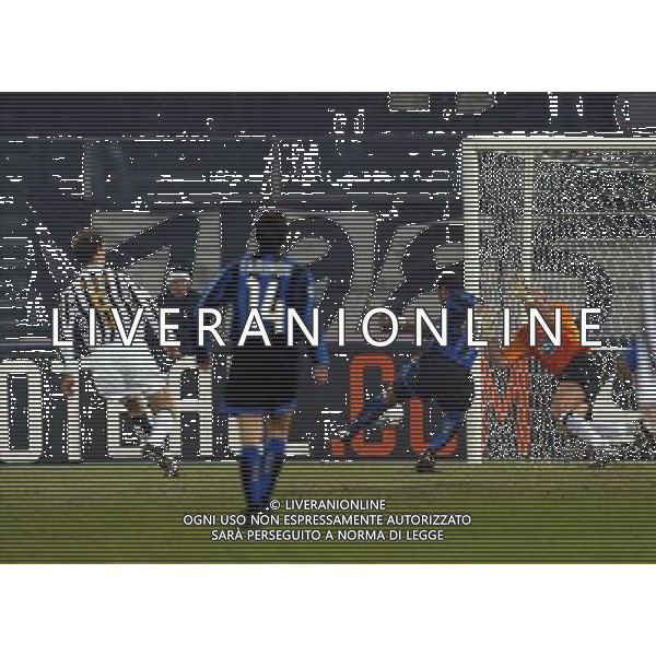 Juventus-Inter semifinali andata di Coppa Italia Tim Cup 04/02/2004 nella foto il gol di adriano* Agenzia Aldo liverani