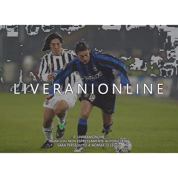 torino 40/02/2004 coppa italia andata semifinale juventus - inter nella foto kily gonzalez cristian ag aldo liverani/venezia