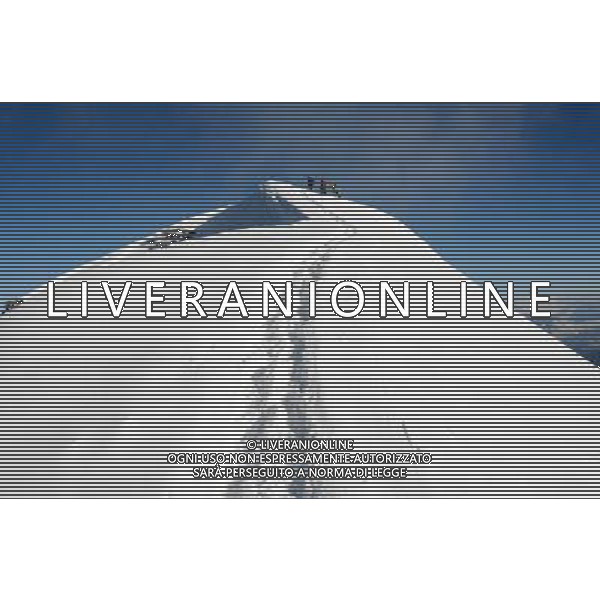Alta montagna in Val d\'Aosta nella foto: gli ultimi metri della cresta che dal colle del Felik porta alla vetta del Castore (4.226 mt) nel gruppo del Monte Rosa foto Garavaglia - ag. Aldo Liverani sas
