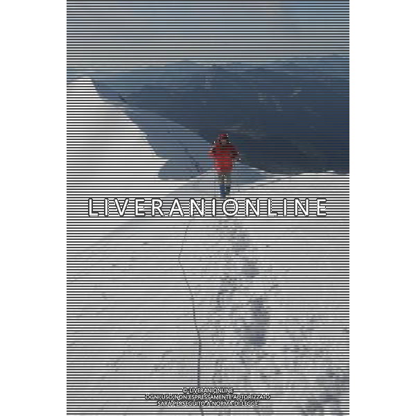 Alta montagna in Val d\'Aosta nella foto: la cresta che dal colle del Felik porta alla vetta del Castore (4.226 mt) nel gruppo del Monte Rosa foto Garavaglia - ag. Aldo Liverani sas