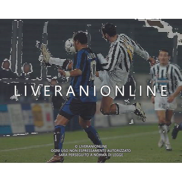 TORINO 04/02/04 SEMIFINALE TIM CUP 2003/04 JUVENTUS - INTER nella foto adriano leite ribeiro e iuliano mark ph gigi arcaini/ag.aldo liverani