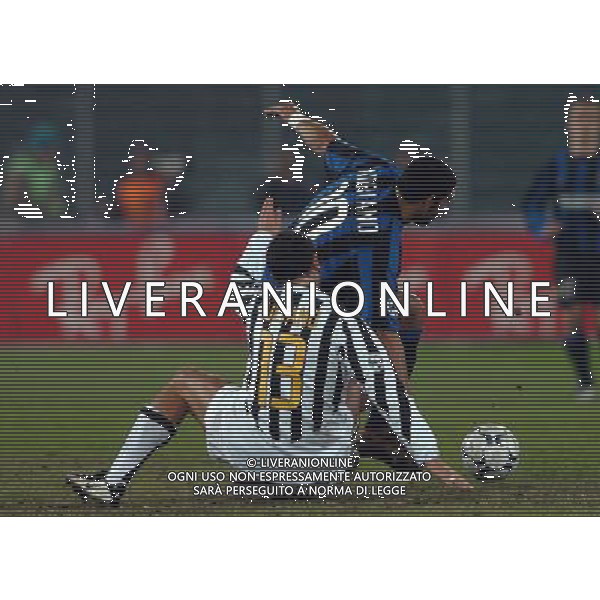 TORINO 04/02/04 SEMIFINALE TIM CUP 2003/04 JUVENTUS - INTER nella foto adriano leite ribeiro e iuliano mark ph gigi arcaini/ag.aldo liverani