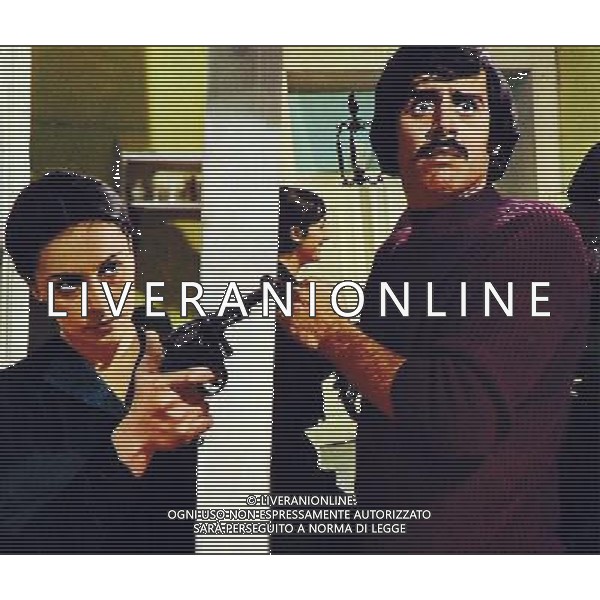 FILM L\'ITALIA S\'E ROTTA 1976 NELLA FOTO TEO TEOCOLI AG ALDO LIVERANI