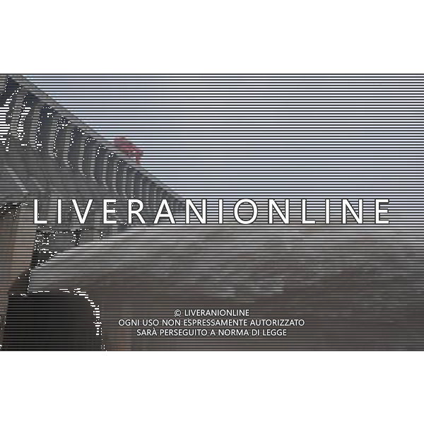 (100719) -- YICHANG, July 19, 2010 () -- Flood waters are sluiced at the Three Gorges Dam in Yichang, central China\'s Hubei Province, July 19, 2010. The water influx into the Three Gorges Reservoir reached 58,000 steres per second on Monday morning, setting a new record in this year\'s flood season. Engineers will raise the rate of water outflux to 40,000 steres per second from 10 a.m. on Monday to face the biggest flood peak since the dam was established. (/Zheng Jiayu) (zgp) ©Photoshot/Agenzia Aldo Liverani Sas - ITALY ONLY - L\'afflusso delle acque nel serbatoio della Diga delle Tre Gole di Yichang, Cina, 19 luglio 2010 ha stabilito un nuovo record durante la stagione delle inondazioni di quest\'anno.