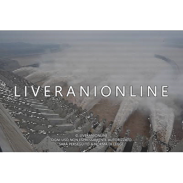 (100719) -- YICHANG, July 19, 2010 () -- Flood waters are sluiced at the Three Gorges Dam in Yichang, central China\'s Hubei Province, July 19, 2010. The water influx into the Three Gorges Reservoir reached 58,000 steres per second on Monday morning, setting a new record in this year\'s flood season. Engineers will raise the rate of water outflux to 40,000 steres per second from 10 a.m. on Monday to face the biggest flood peak since the dam was established. (/Zheng Jiayu) (zgp) ©Photoshot/Agenzia Aldo Liverani Sas - ITALY ONLY - L\'afflusso delle acque nel serbatoio della Diga delle Tre Gole di Yichang, Cina, 19 luglio 2010 ha stabilito un nuovo record durante la stagione delle inondazioni di quest\'anno.