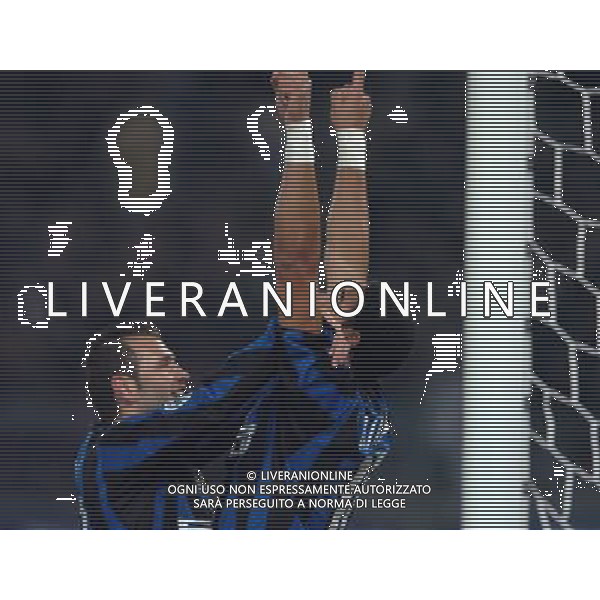 TORINO 04/02/04 SEMIFINALE TIM CUP 2003/04 JUVENTUS - INTER nella foto dopo secondo gol adriano leite ribeiro ph gigi arcaini/ag.aldo liverani