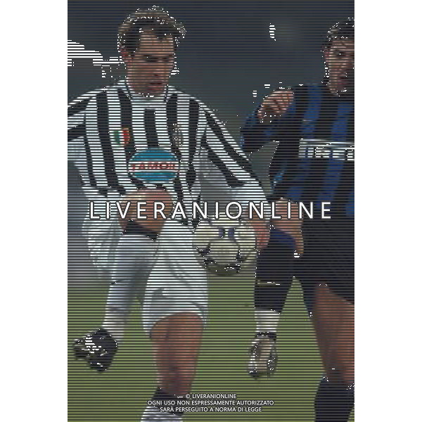 TORINO 04/02/04 SEMIFINALE TIM CUP 2003/04 JUVENTUS - INTER nella foto tudor igor con stankovic dejan ph gigi arcaini/ag.aldo liverani