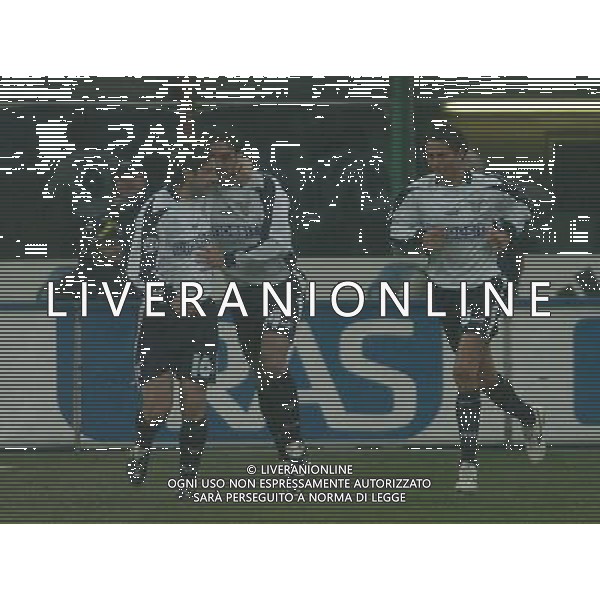 MILANO 5/2/2004 COPPA ITALIA TIM MILAN-LAZIO NELLA FOTO L\' ESULTANZA DELLA LAZIO DOPO IL PRIMO GOL FOTO LIVERNI/AG ALDO LIVERANI