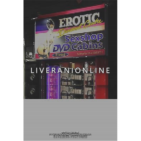 Erotic sex shop in the red light district of Amsterdam, Holland ©PHOTOSHOT/Agenzia Aldo Liverani Sas - ITALY ONLY - VEDUTE DELLA CITTA\' DI AMSTERDAM IN OLANDA PAESI BASSI