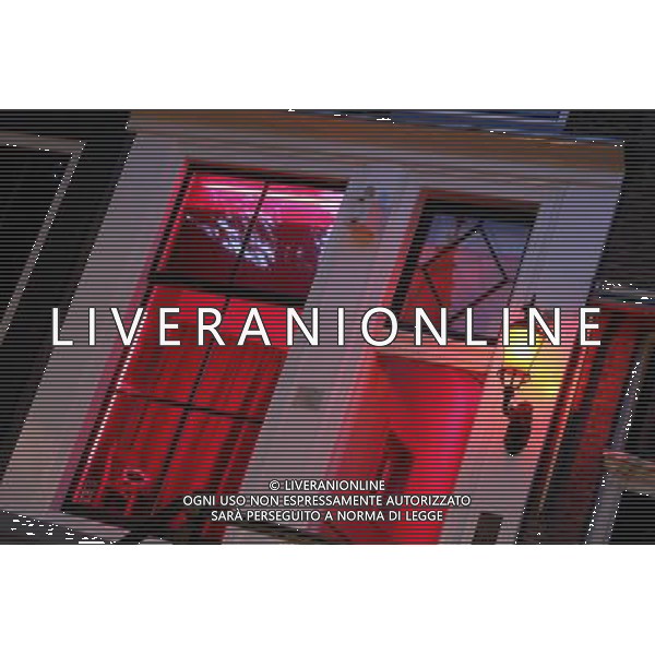 Red lights in window of house in the red light district of Amsterdam, Holland ©PHOTOSHOT/Agenzia Aldo Liverani Sas - ITALY ONLY - VEDUTE DELLA CITTA\' DI AMSTERDAM IN OLANDA PAESI BASSI