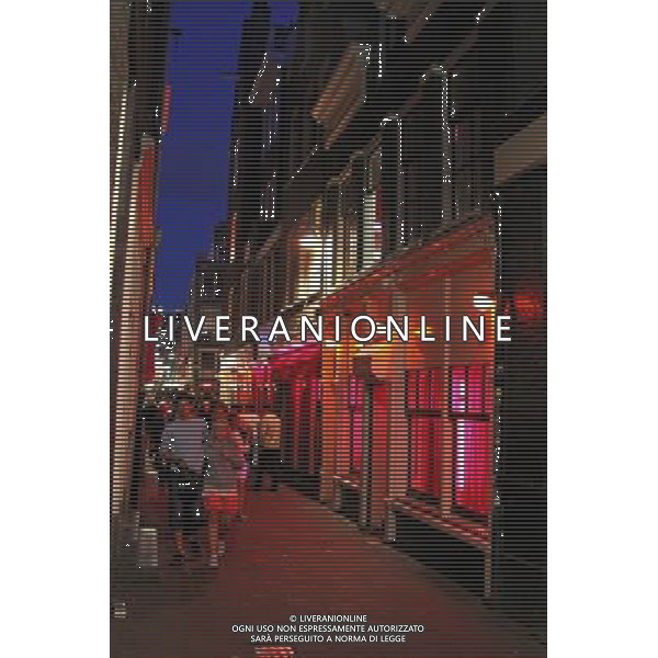 Red lights in window of houses in the red light district of Amsterdam, Holland ©PHOTOSHOT/Agenzia Aldo Liverani Sas - ITALY ONLY - VEDUTE DELLA CITTA\' DI AMSTERDAM IN OLANDA PAESI BASSI