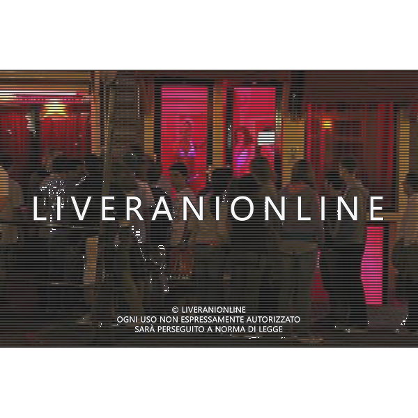 Red lights in window of house in the red light district of Amsterdam, Holland ©PHOTOSHOT/Agenzia Aldo Liverani Sas - ITALY ONLY - VEDUTE DELLA CITTA\' DI AMSTERDAM IN OLANDA PAESI BASSI