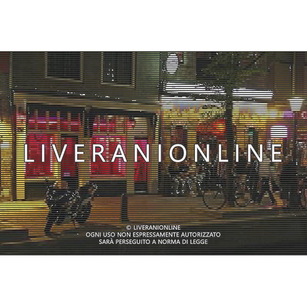 Red lights in window of house in the red light district of Amsterdam, Holland ©PHOTOSHOT/Agenzia Aldo Liverani Sas - ITALY ONLY - VEDUTE DELLA CITTA\' DI AMSTERDAM IN OLANDA PAESI BASSI