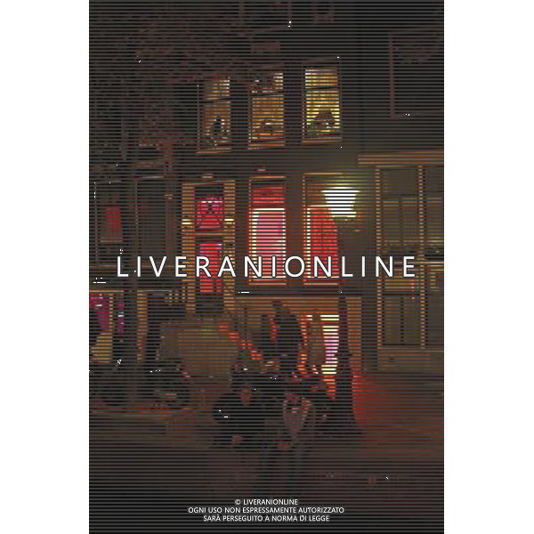 Red lights in window of house in the red light district of Amsterdam, Holland ©PHOTOSHOT/Agenzia Aldo Liverani Sas - ITALY ONLY - VEDUTE DELLA CITTA\' DI AMSTERDAM IN OLANDA PAESI BASSI