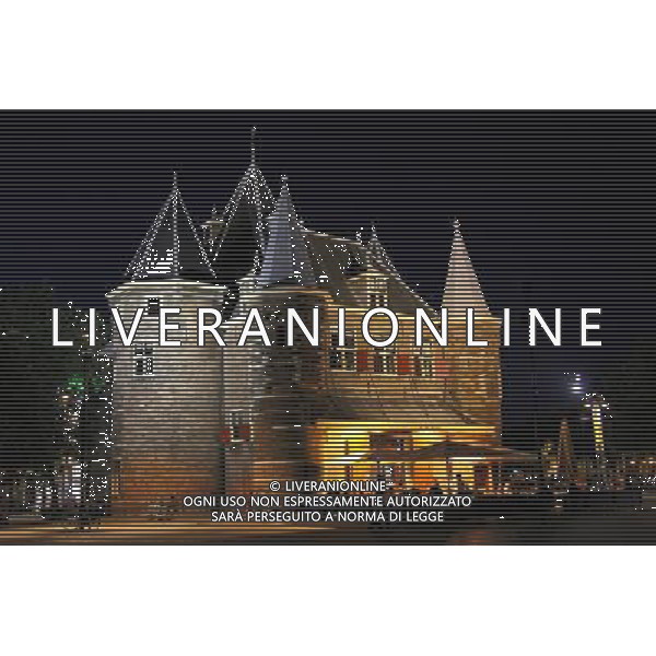 The Waag in the Nieuwmarkt, the New Market in Amsterdam, Holland ©PHOTOSHOT/Agenzia Aldo Liverani Sas - ITALY ONLY - VEDUTE DELLA CITTA\' DI AMSTERDAM IN OLANDA PAESI BASSI