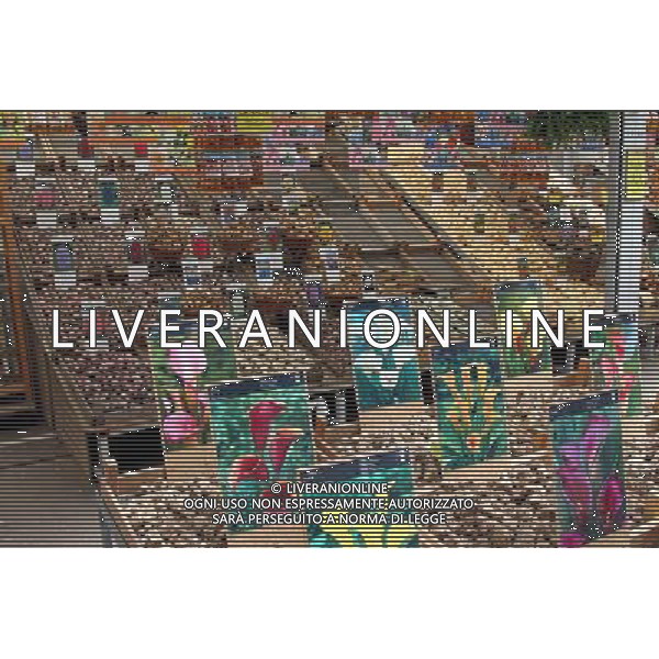 Flower bulbs for sale in the Bloemenmarkt, flower market in Amsterdam, Holland ©PHOTOSHOT/Agenzia Aldo Liverani Sas - ITALY ONLY - VEDUTE DELLA CITTA\' DI AMSTERDAM IN OLANDA PAESI BASSI