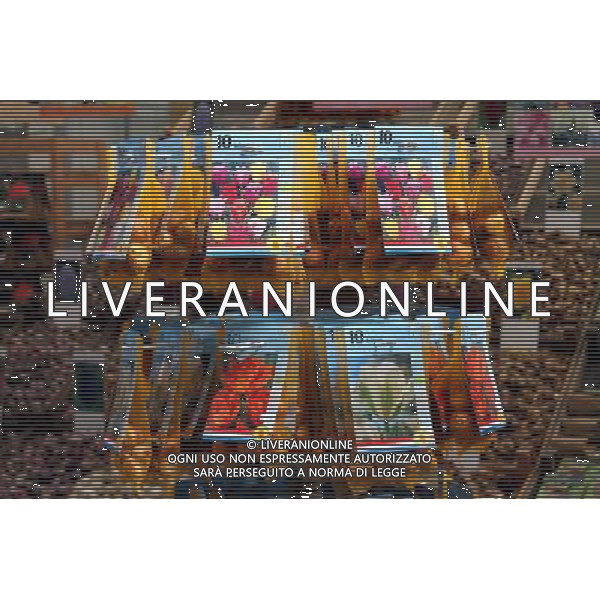 Tulip bulbs for sale in the Bloemenmarkt, flower market in Amsterdam, Holland ©PHOTOSHOT/Agenzia Aldo Liverani Sas - ITALY ONLY - VEDUTE DELLA CITTA\' DI AMSTERDAM IN OLANDA PAESI BASSI