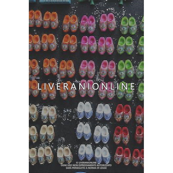 Clogs fridge magnets for sale in Amsterdam, Holland ©PHOTOSHOT/Agenzia Aldo Liverani Sas - ITALY ONLY - VEDUTE DELLA CITTA\' DI AMSTERDAM IN OLANDA PAESI BASSI