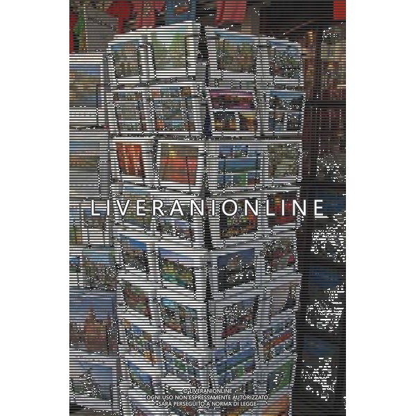 Postcards for tourists for sale in Amsterdam, Holland ©PHOTOSHOT/Agenzia Aldo Liverani Sas - ITALY ONLY - VEDUTE DELLA CITTA\' DI AMSTERDAM IN OLANDA PAESI BASSI