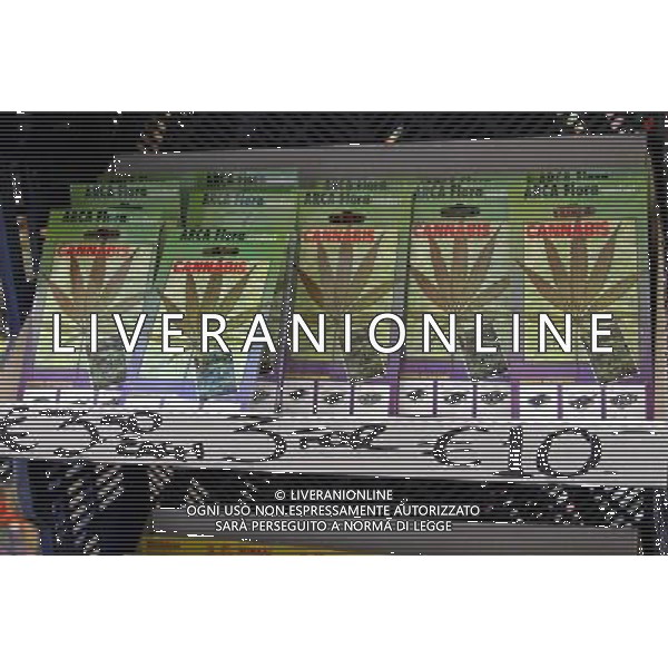 Cannabis drug seeds for sale in Amsterdam, Holland ©PHOTOSHOT/Agenzia Aldo Liverani Sas - ITALY ONLY - VEDUTE DELLA CITTA\' DI AMSTERDAM IN OLANDA PAESI BASSI