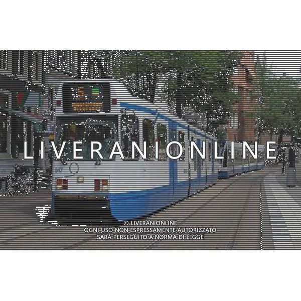 Tram in Amsterdam, Holland ©PHOTOSHOT/Agenzia Aldo Liverani Sas - ITALY ONLY - VEDUTE DELLA CITTA\' DI AMSTERDAM IN OLANDA PAESI BASSI