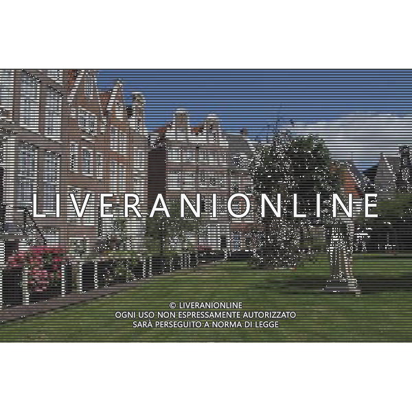 Traditional Dutch houses in Begijnhof in Amsterdam, Holland ©PHOTOSHOT/Agenzia Aldo Liverani Sas - ITALY ONLY - VEDUTE DELLA CITTA\' DI AMSTERDAM IN OLANDA PAESI BASSI